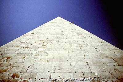 Pyramid-of-Cestius_IMG059italy.jpg