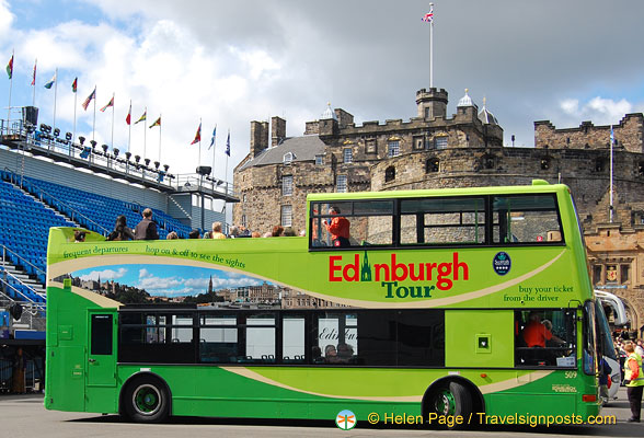 Edinburgh-Sightseeing-Bus_DSC9648.jpg