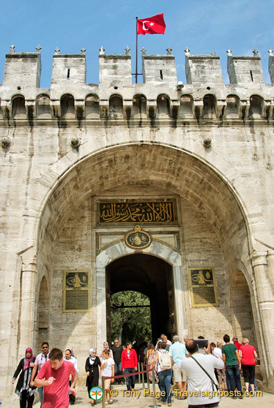 topkapi-palace_AJP2169.jpg