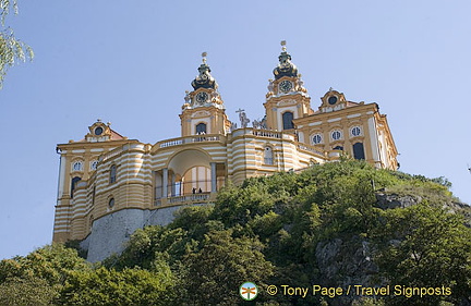 1702 transformation of this fortification into a baroque sanctuary (H)