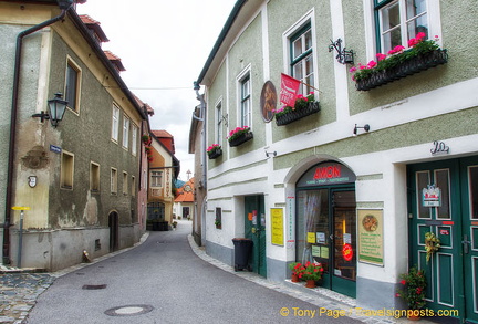 Kremser strasse in Weissenkirchen