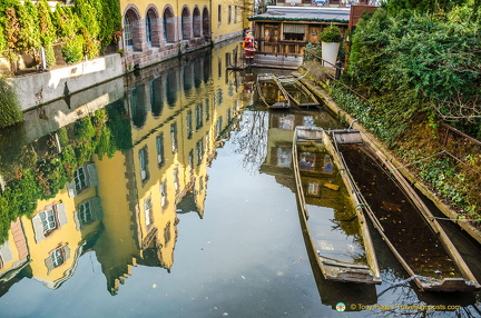 Beautiful river reflections at the Quai de la Poissonnerie