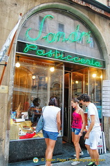 The tempting window of Sandri Pasticceria