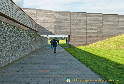 Through the archway is the Culloden Battlefield