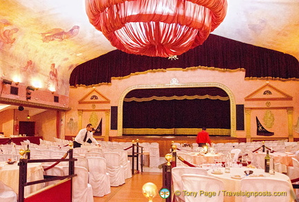 Dinner tables at El Palacio Andaluz