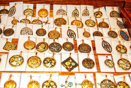 Damascene jewelry