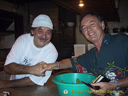 Tony and the man himself - he's a Tahitian institution!
[Lou Pescadou - Papeete - Tahiti]