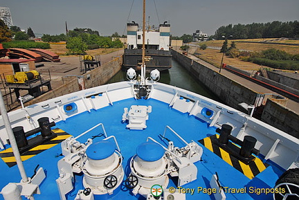 Zaporozhye dam and lock