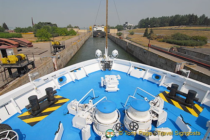 Zaporozhye dam and lock